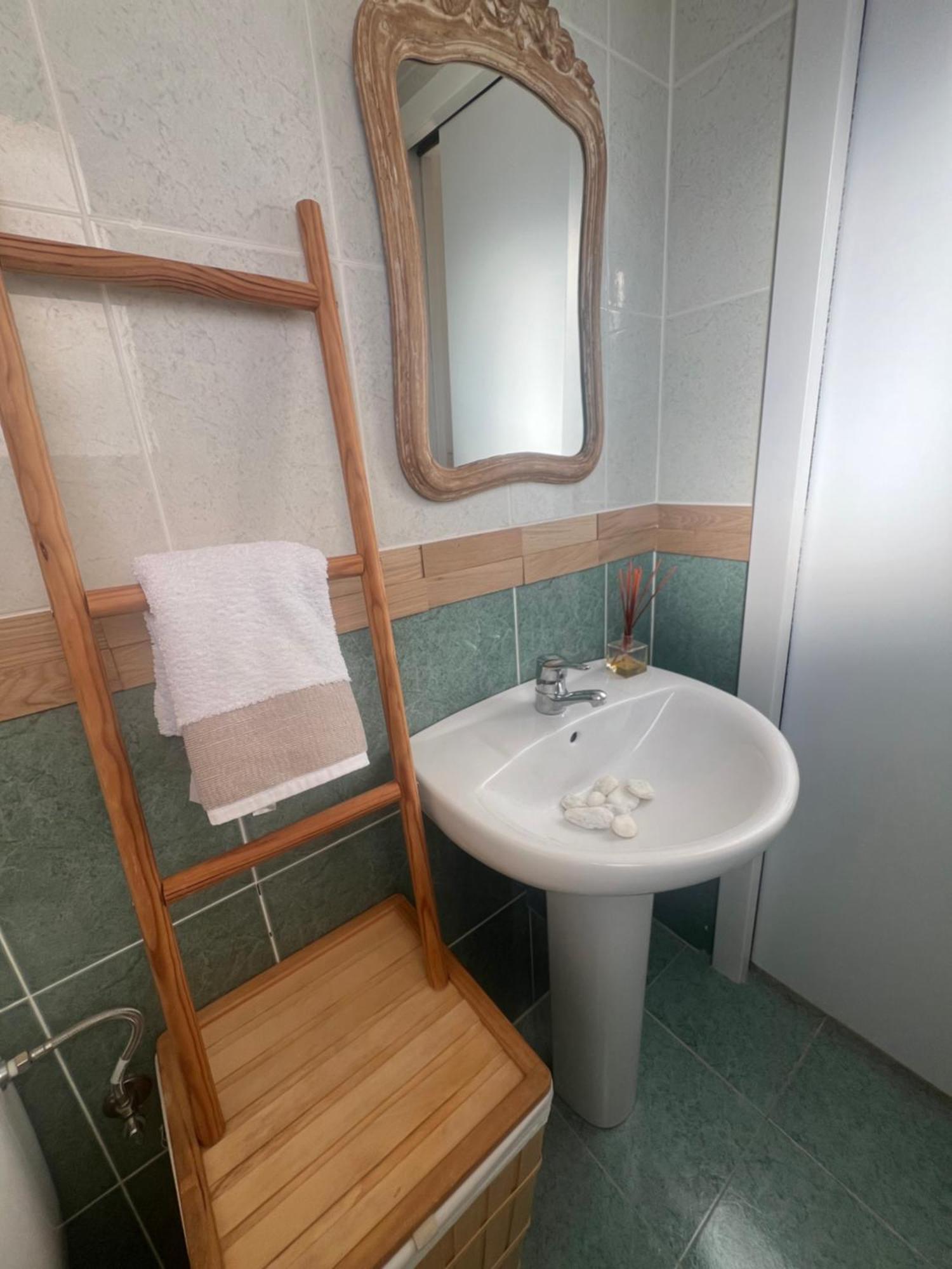 Alojamiento Luet Sant Jaume d'Enveja Extérieur photo